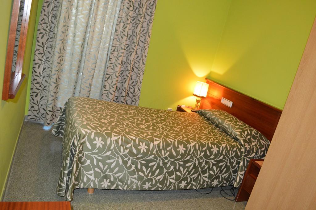 Hotel Don Pelayo Arbós Esterno foto